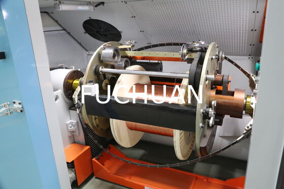 Robuust apparaat voor het koppelen van dubbeldraaiende kabels met een gemakkelijke integratie en onderhoud voor gestroomlijnde kabelbundeling