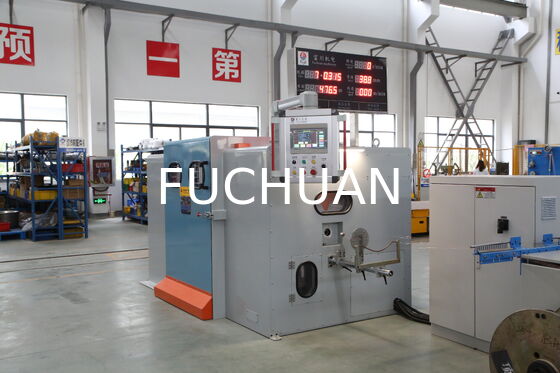 Robuust apparaat voor het koppelen van dubbeldraaiende kabels met een gemakkelijke integratie en onderhoud voor gestroomlijnde kabelbundeling